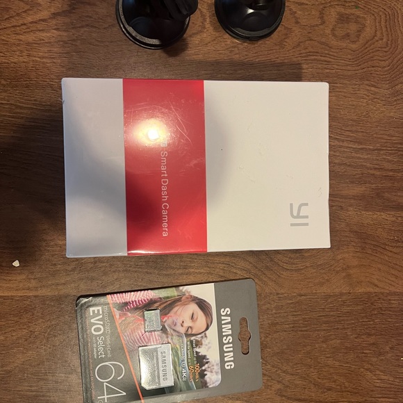 Yi Smart Dash Camera with SD card and Mounts - Picture 1 of 5